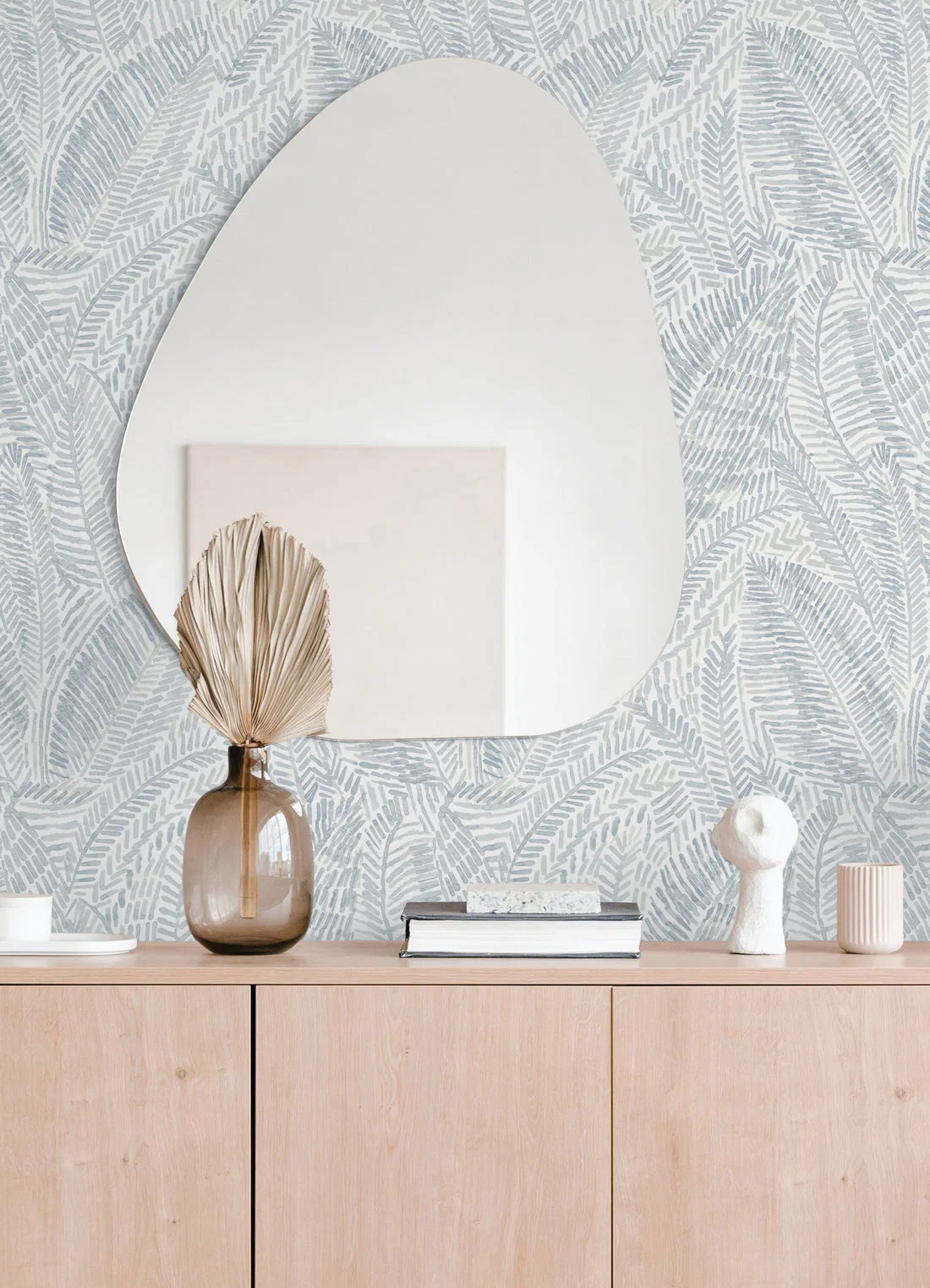York Fildia Botanical wallpaper pattern detail