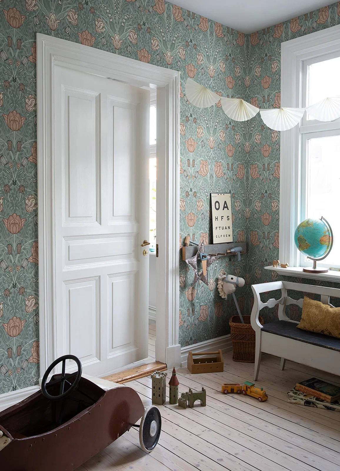 York Fillippa Tulip wallpaper styled interior